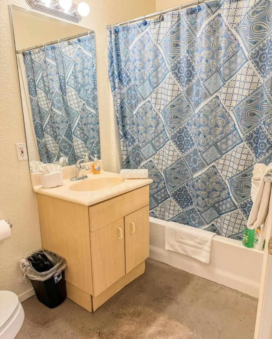 Apartment Stylish Loft Near Downtown With Free Parking *