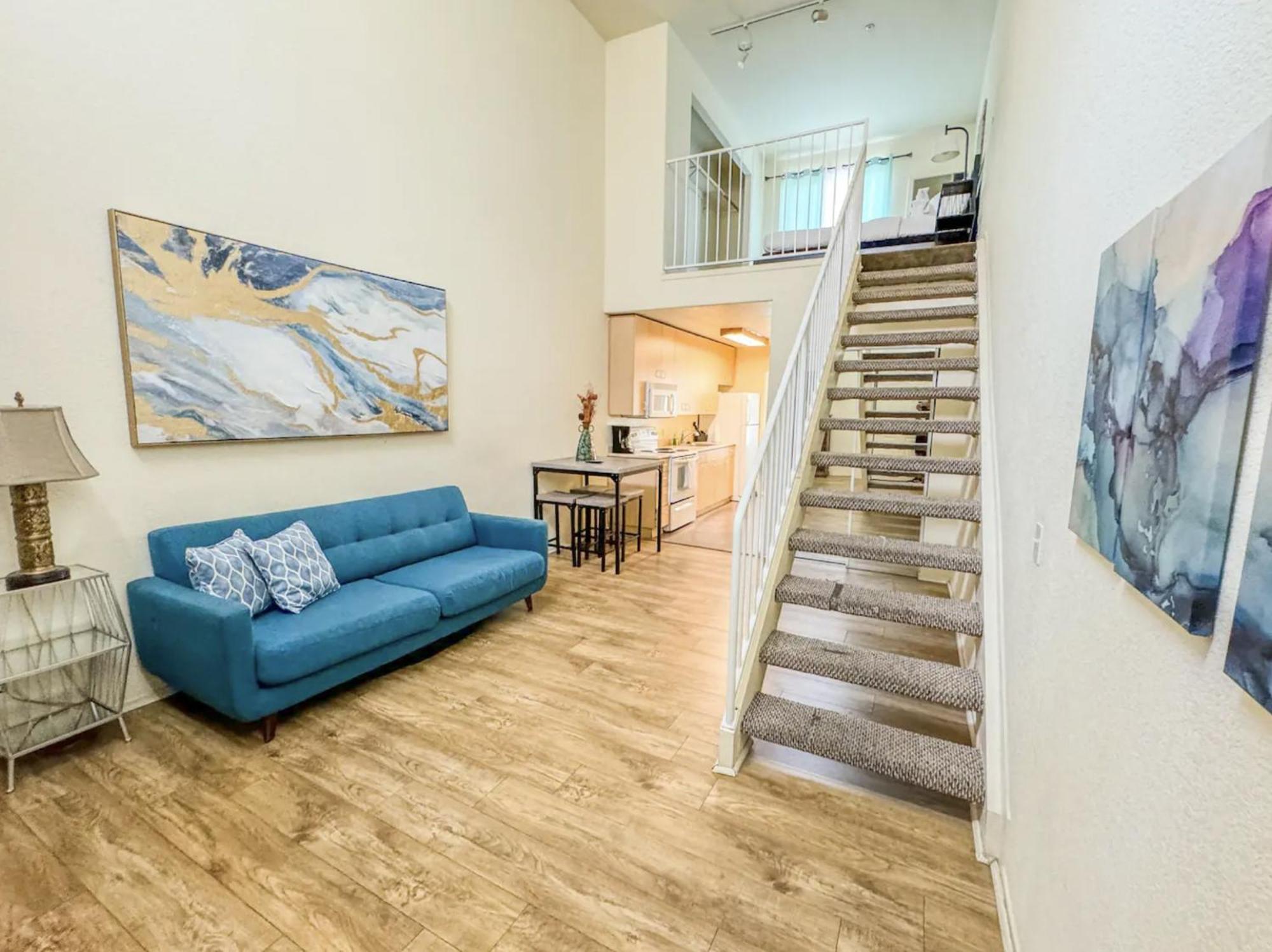 Apartment Stylish Loft Near Downtown With Free Parking