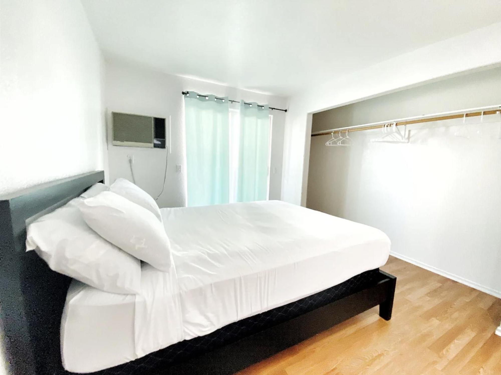 Apartment Stylish Loft Near Downtown With Free Parking *