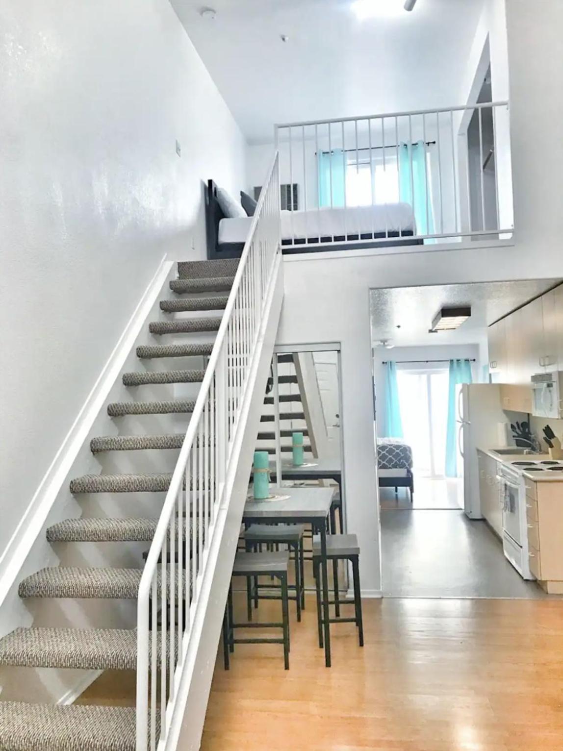 Stylish Loft Near Downtown With Free Parking